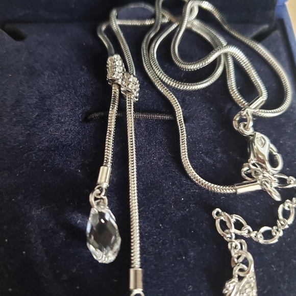🏷Authentic Swarovski Necklace w/ Crystals - Picture 5 of 6